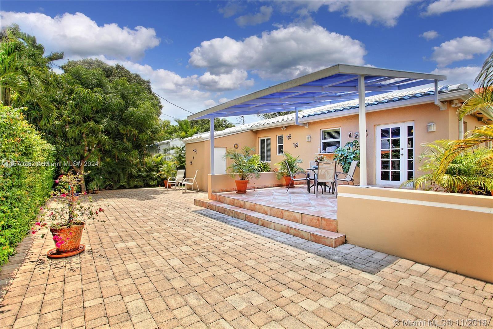 35 Veragua Ave, Coral Gables, Florida 33134, 2 Bedrooms Bedrooms, ,1 BathroomBathrooms,Residentiallease,For Rent,35 Veragua Ave,A11570262
