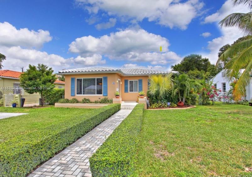 35 Veragua Ave, Coral Gables, Florida 33134, 2 Bedrooms Bedrooms, ,1 BathroomBathrooms,Residentiallease,For Rent,35 Veragua Ave,A11570262