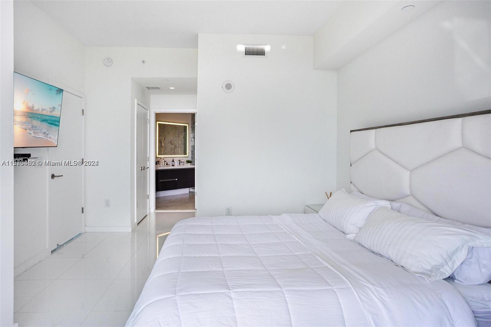 851 NE 1st Ave 3808, Miami, Florida 33132, 2 Bedrooms Bedrooms, ,3 BathroomsBathrooms,Residentiallease,For Rent,851 NE 1st Ave 3808,A11570482