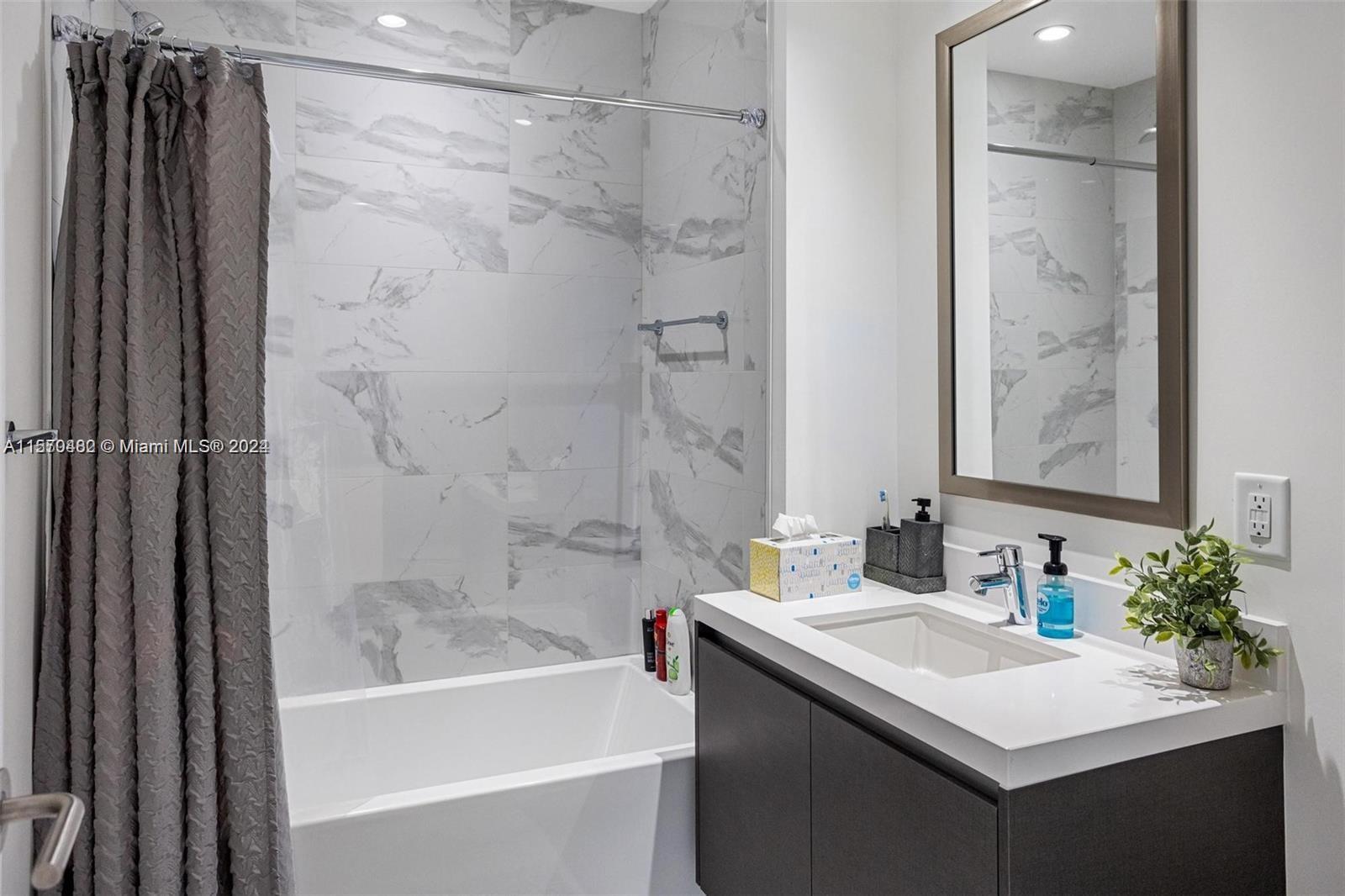 851 NE 1st Ave 3808, Miami, Florida 33132, 2 Bedrooms Bedrooms, ,3 BathroomsBathrooms,Residentiallease,For Rent,851 NE 1st Ave 3808,A11570482