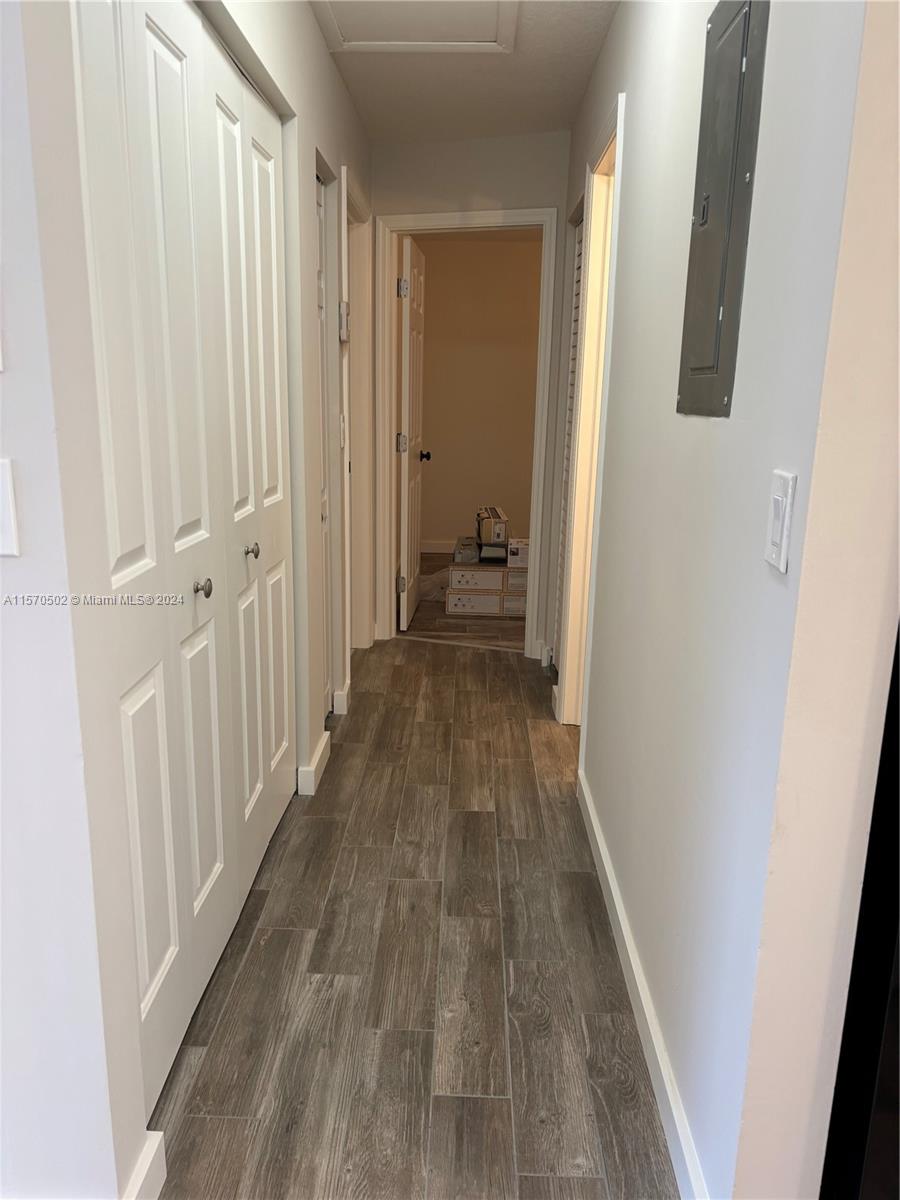 6111 SW 42nd Pl 1-2, Davie, Florida 33314, 2 Bedrooms Bedrooms, ,2 BathroomsBathrooms,Residentiallease,For Rent,6111 SW 42nd Pl 1-2,A11570502