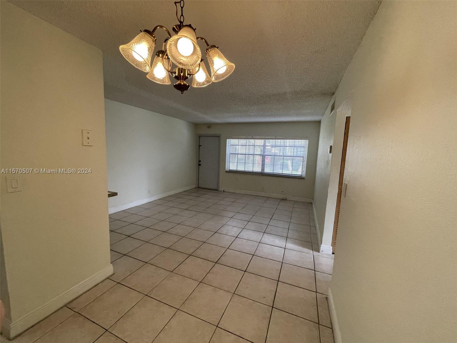 2642 Riverside Dr 2642, Coral Springs, Florida 33065, 2 Bedrooms Bedrooms, ,2 BathroomsBathrooms,Residentiallease,For Rent,2642 Riverside Dr 2642,A11570507