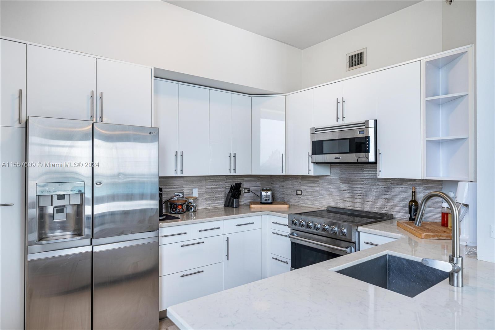 725 NE 22nd St 10A, Miami, Florida 33137, 2 Bedrooms Bedrooms, ,2 BathroomsBathrooms,Residential,For Sale,725 NE 22nd St 10A,A11557609