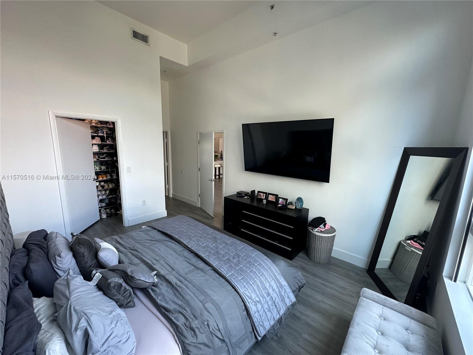 1900 N Bayshore Dr 612, Miami, Florida 33132, 2 Bedrooms Bedrooms, ,2 BathroomsBathrooms,Residential,For Sale,1900 N Bayshore Dr 612,A11570516