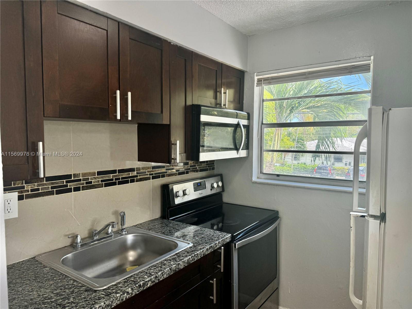 8262 NE 1st Ave 5, Miami, Florida 33138, 1 Bedroom Bedrooms, ,1 BathroomBathrooms,Residentiallease,For Rent,8262 NE 1st Ave 5,A11569978