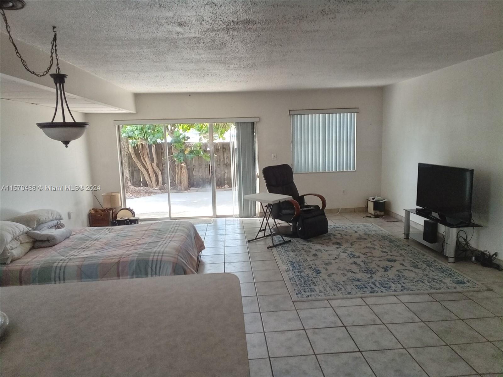 LIVING ROOM/DINNING COMBINATION