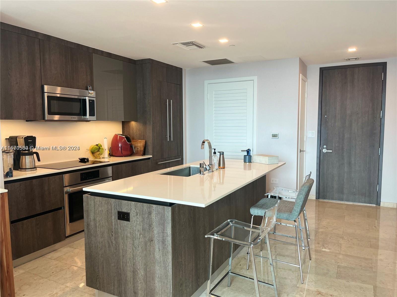68 SE 6th St 1806, Miami, Florida 33131, 1 Bedroom Bedrooms, ,1 BathroomBathrooms,Residential,For Sale,68 SE 6th St 1806,A11570539