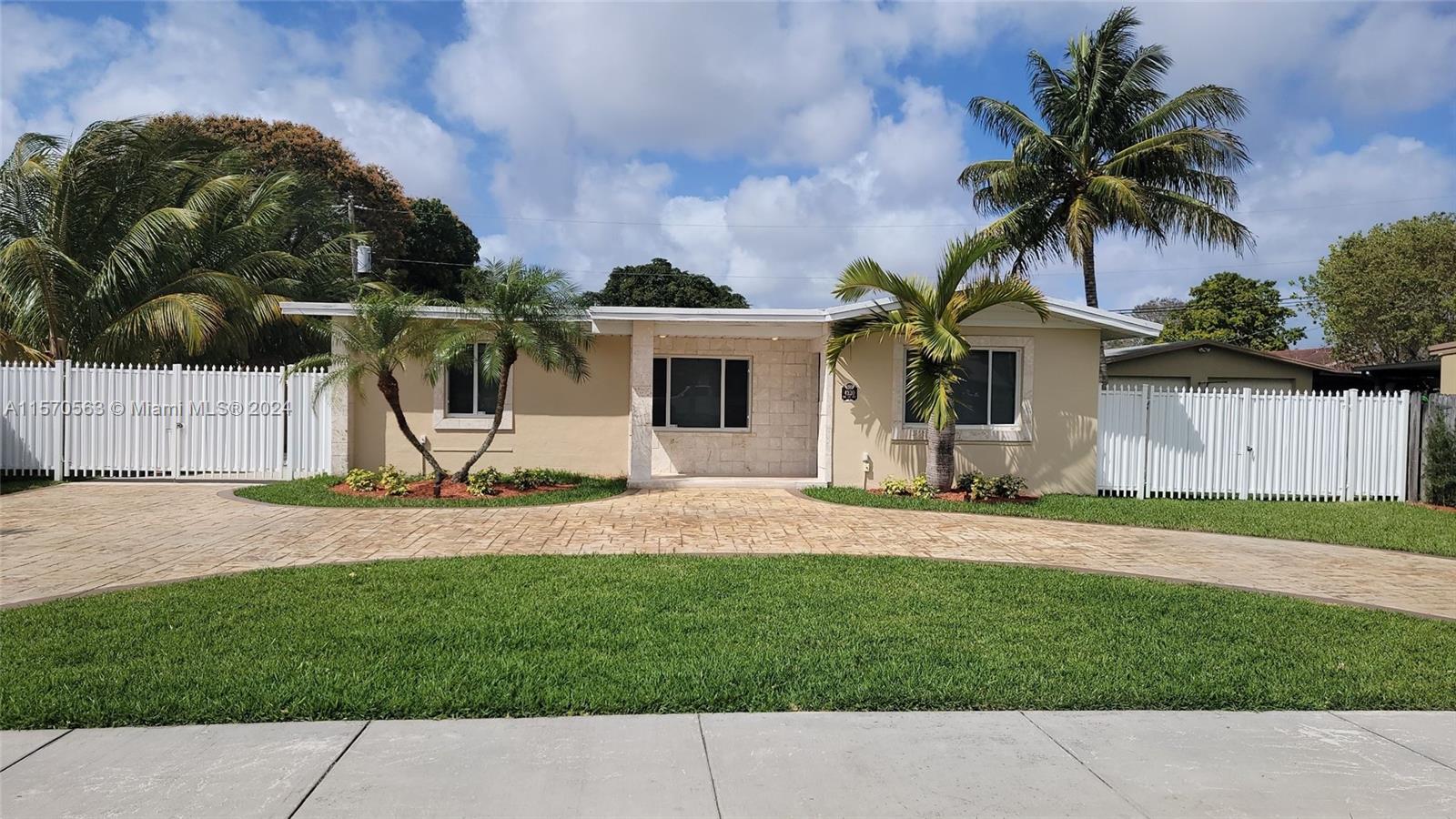 4230 SW 101st Ave  For Sale A11570563, FL