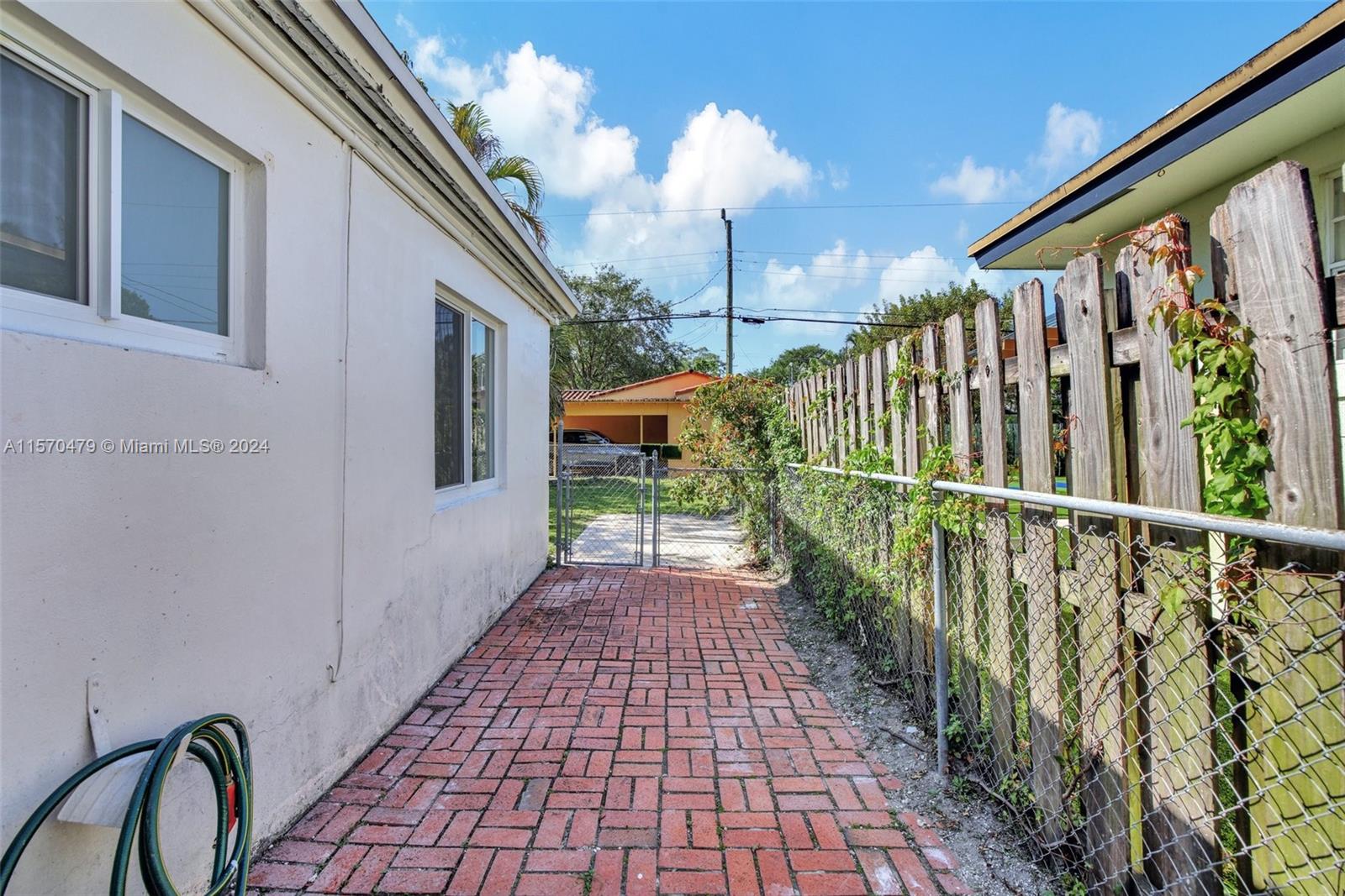 1000 SW 19th St, Fort Lauderdale, Florida 33315, 3 Bedrooms Bedrooms, ,2 BathroomsBathrooms,Residentiallease,For Rent,1000 SW 19th St,A11570479