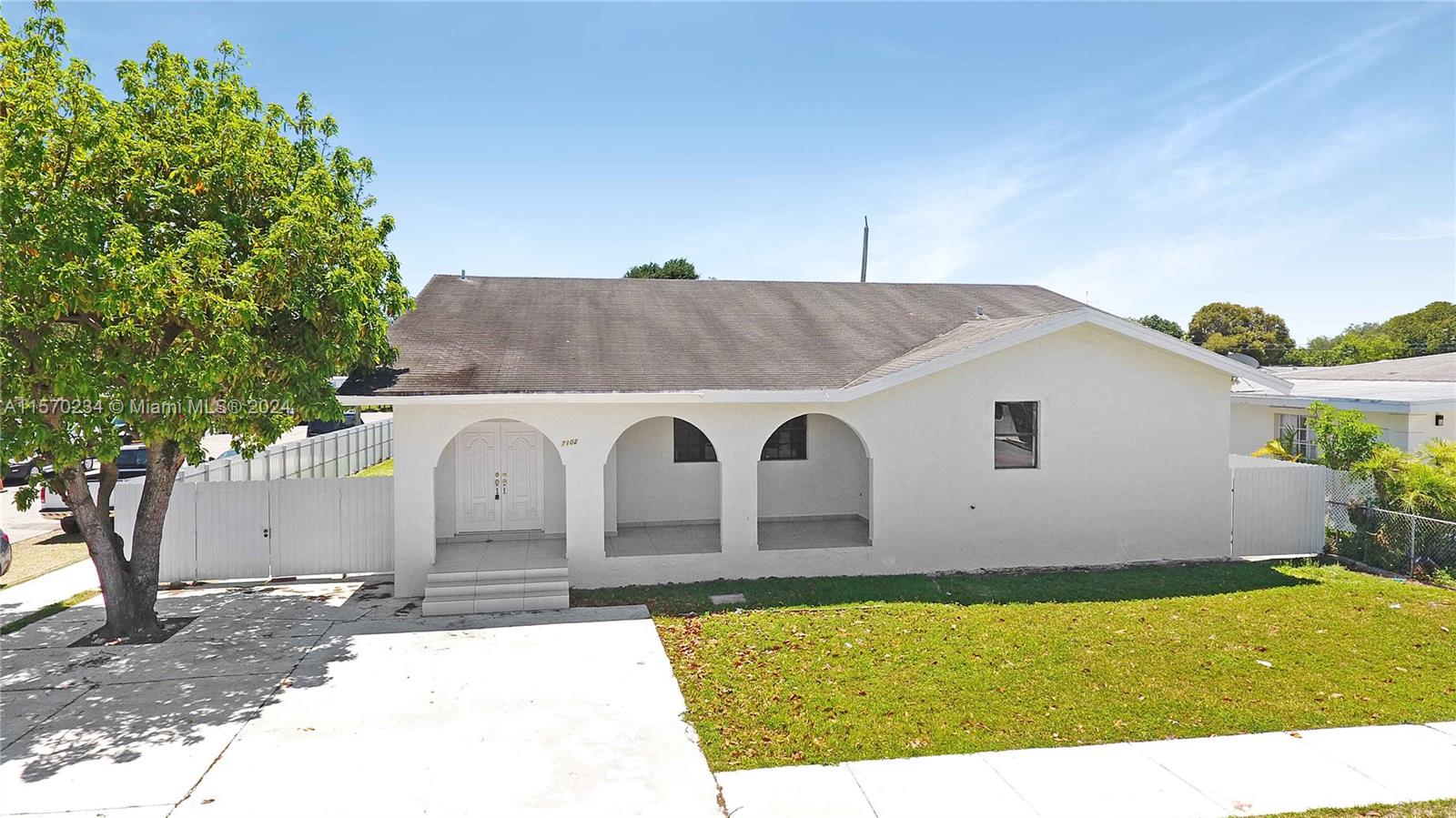 7102 SW 13th St  For Sale A11570234, FL