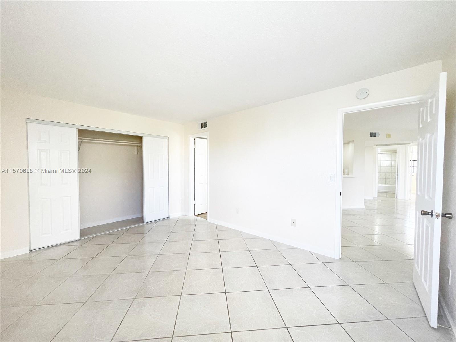 1000 Constitution Dr 1000G, Homestead, Florida 33034, 2 Bedrooms Bedrooms, ,2 BathroomsBathrooms,Residentiallease,For Rent,1000 Constitution Dr 1000G,A11570608