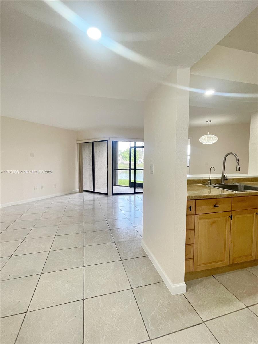 1000 Constitution Dr 1000G, Homestead, Florida 33034, 2 Bedrooms Bedrooms, ,2 BathroomsBathrooms,Residentiallease,For Rent,1000 Constitution Dr 1000G,A11570608