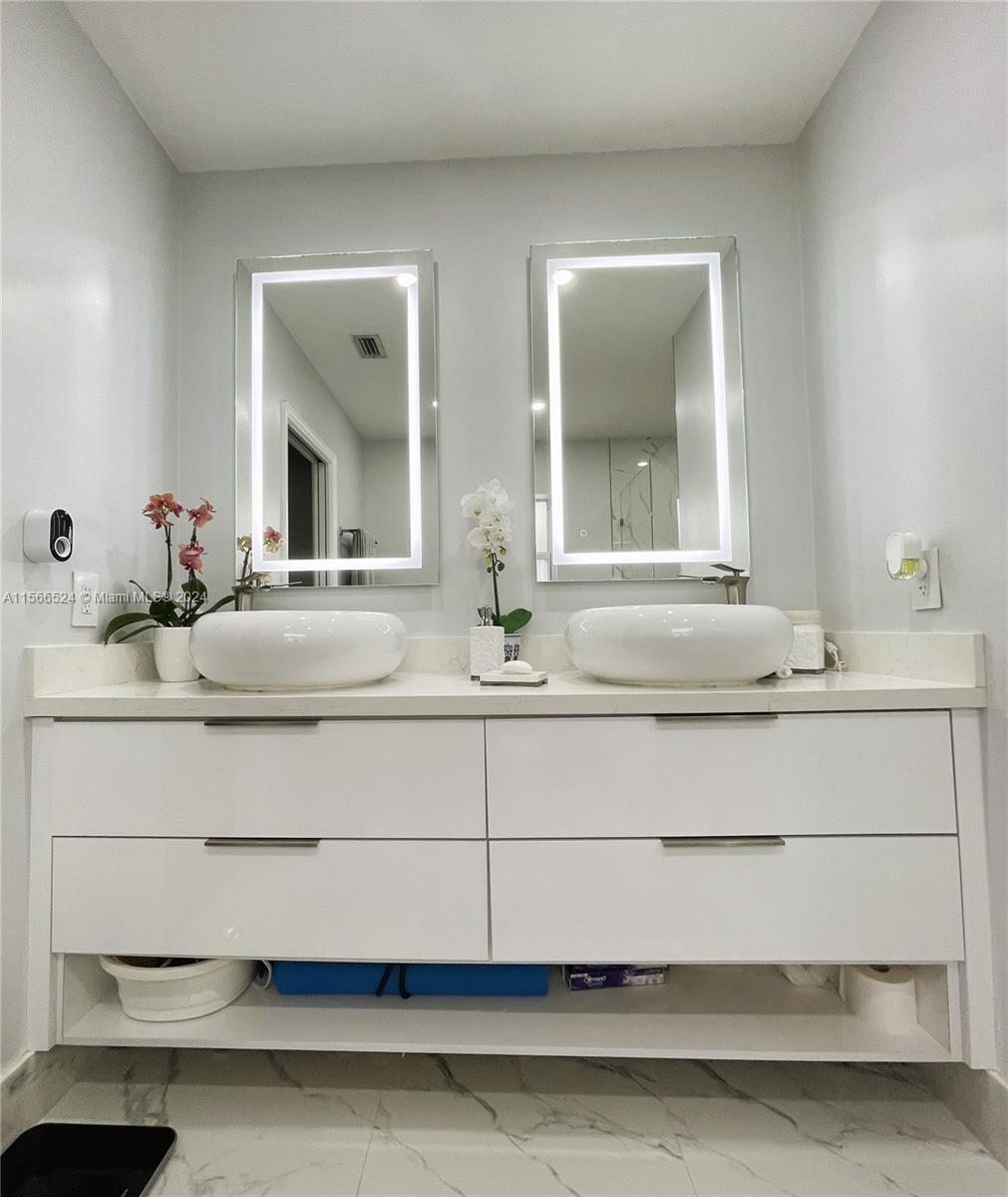 15021 SW 143rd St, Miami, Florida 33196, 3 Bedrooms Bedrooms, ,2 BathroomsBathrooms,Residentiallease,For Rent,15021 SW 143rd St,A11566524