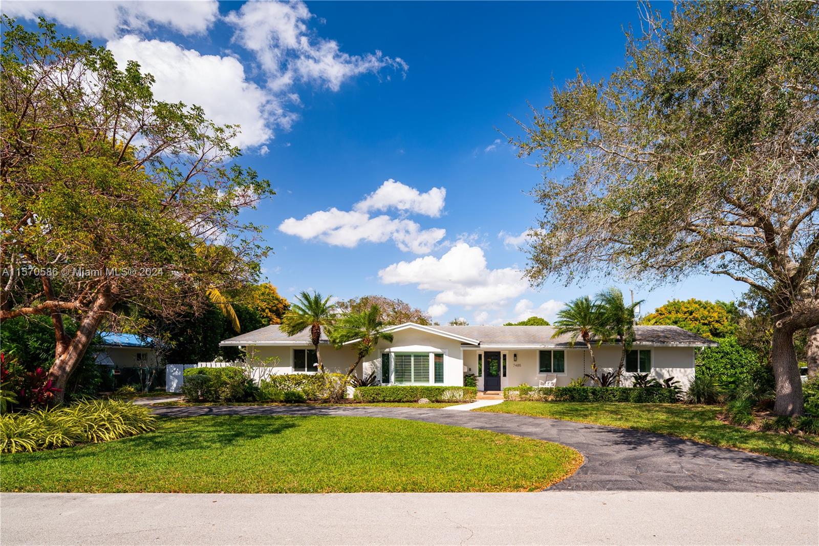 7485 SW 159th Ter  For Sale A11570586, FL