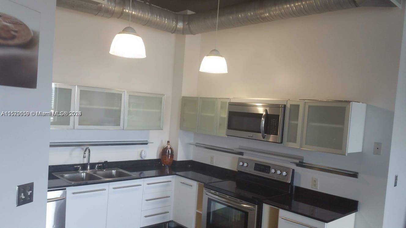 10 SW South River Dr 1007, Miami, Florida 33130, 1 Bedroom Bedrooms, ,1 BathroomBathrooms,Residentiallease,For Rent,10 SW South River Dr 1007,A11570559
