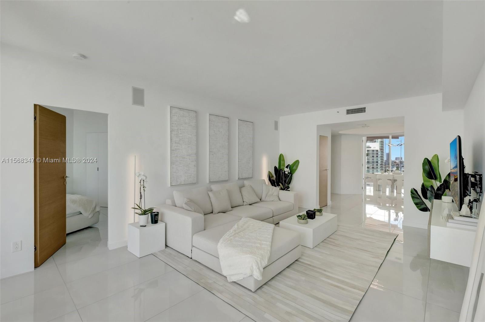 300 S Pointe Dr 2606, Miami Beach, Florida 33139, 2 Bedrooms Bedrooms, ,2 BathroomsBathrooms,Residentiallease,For Rent,300 S Pointe Dr 2606,A11568347
