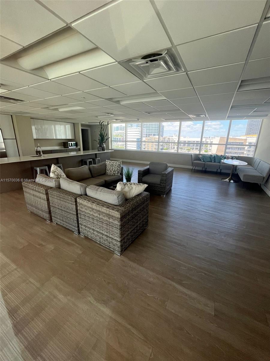 321 NE 26th St 717, Miami, Florida 33137, 2 Bedrooms Bedrooms, ,2 BathroomsBathrooms,Residentiallease,For Rent,321 NE 26th St 717,A11570036