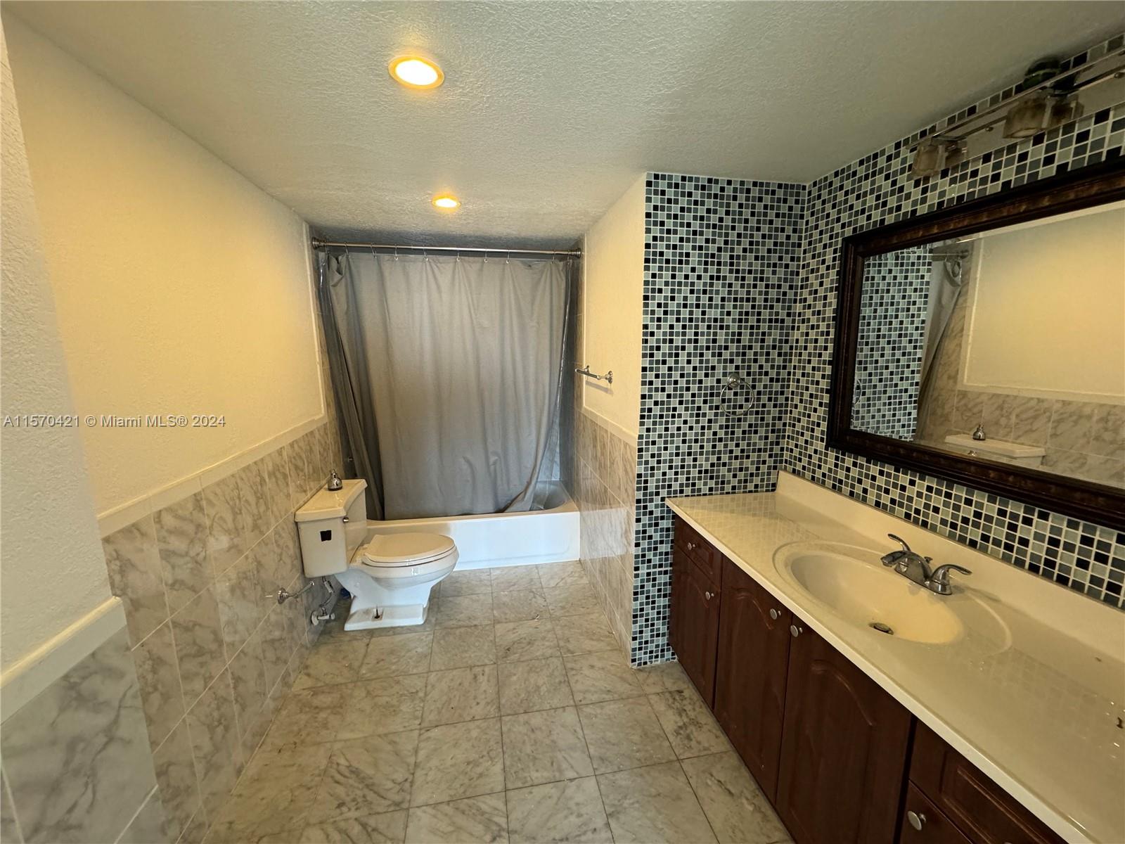Miami, Florida 33132, 1 Bedroom Bedrooms, ,1 BathroomBathrooms,Residentiallease,For Rent,A11570421