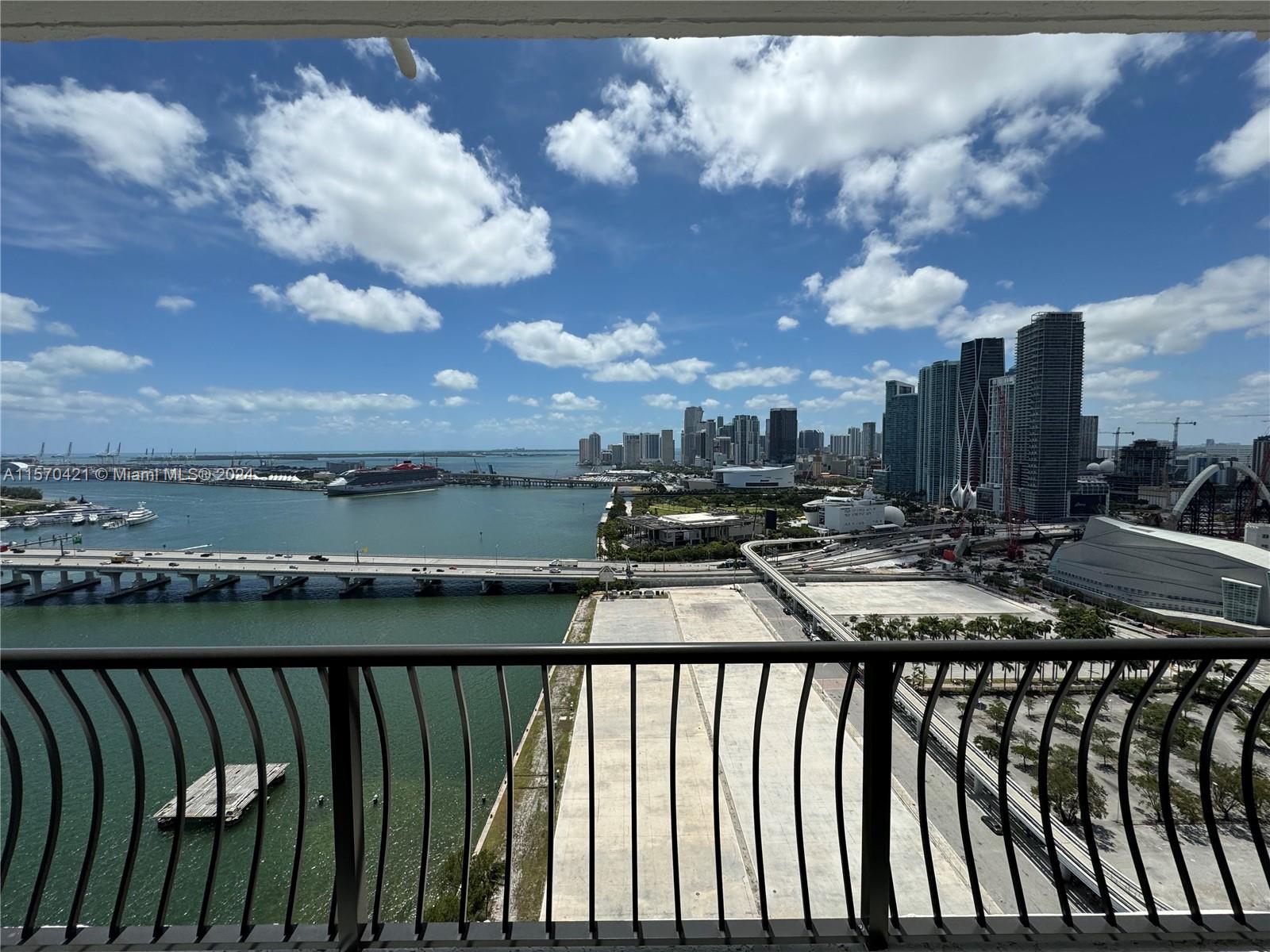 Miami, Florida 33132, 1 Bedroom Bedrooms, ,1 BathroomBathrooms,Residentiallease,For Rent,A11570421