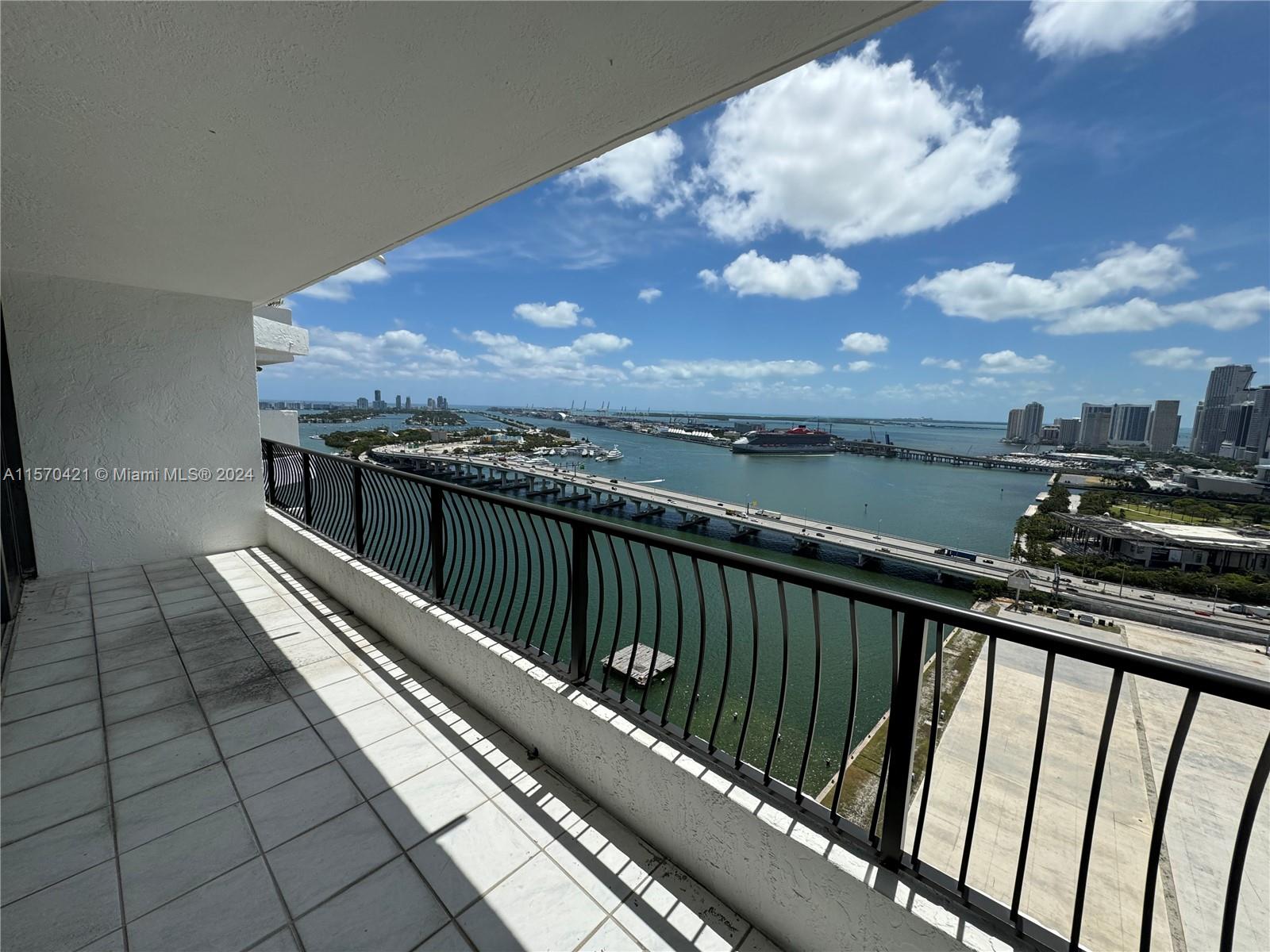 Miami, Florida 33132, 1 Bedroom Bedrooms, ,1 BathroomBathrooms,Residentiallease,For Rent,A11570421