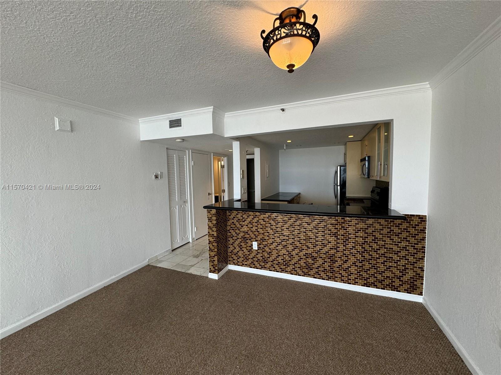 Miami, Florida 33132, 1 Bedroom Bedrooms, ,1 BathroomBathrooms,Residentiallease,For Rent,A11570421