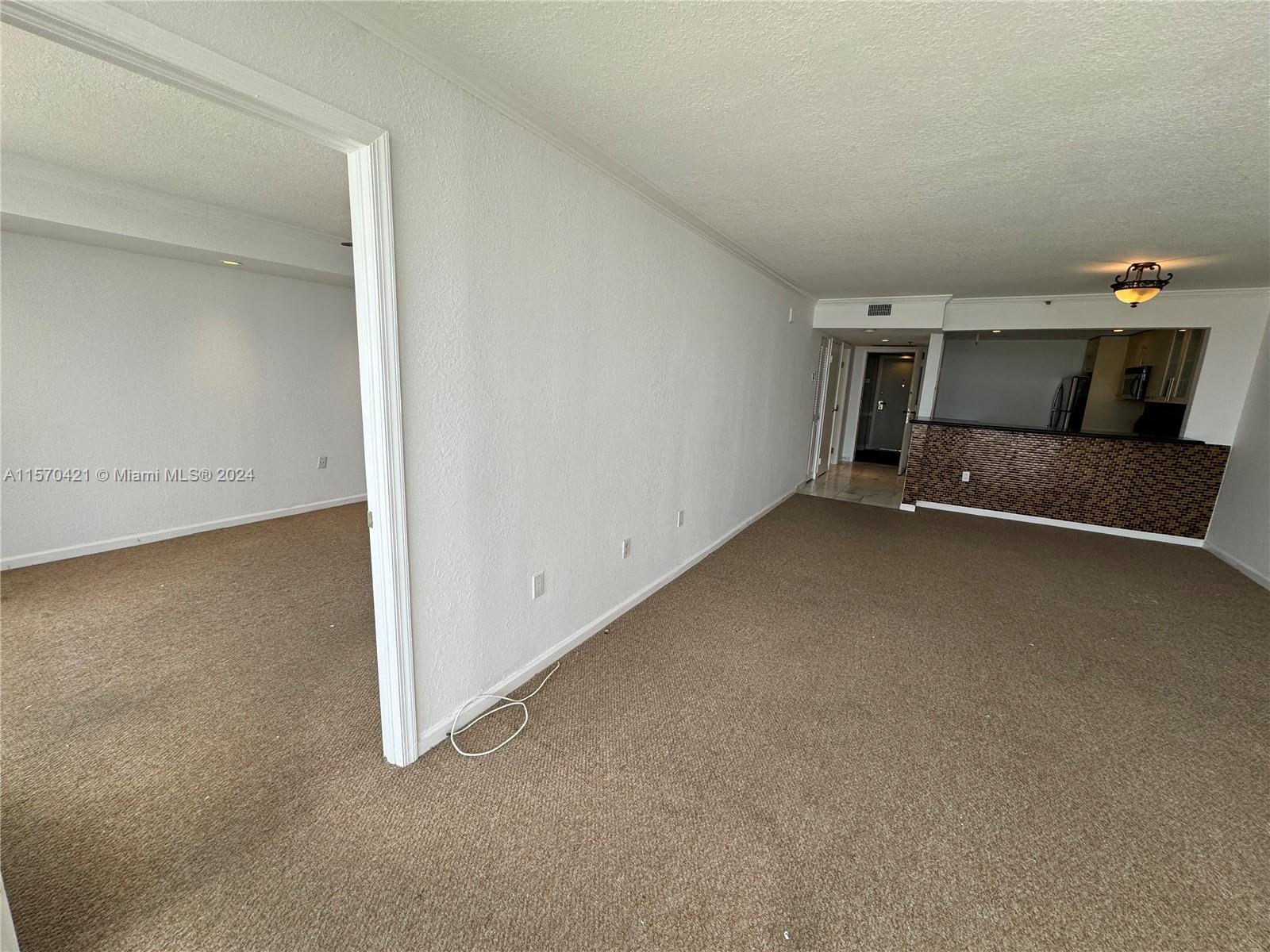 Miami, Florida 33132, 1 Bedroom Bedrooms, ,1 BathroomBathrooms,Residentiallease,For Rent,A11570421