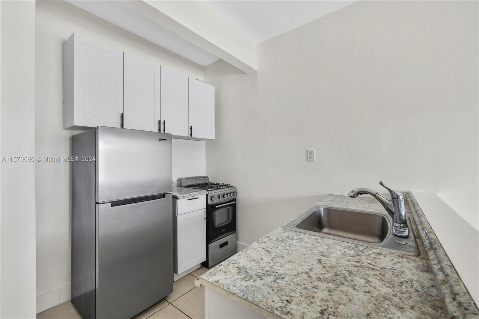 8135 Crespi Blvd 4, Miami Beach, FL 33141