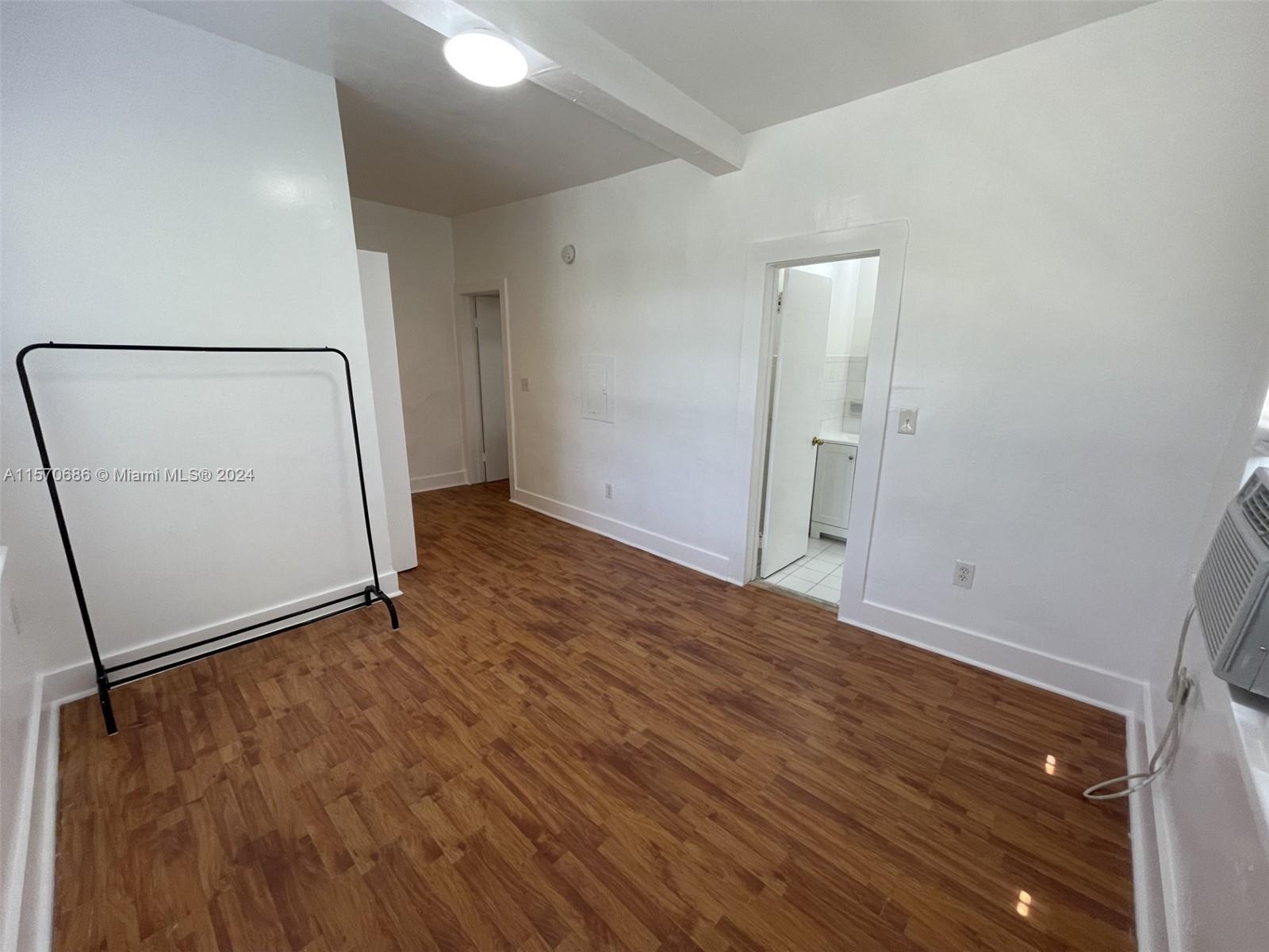 3409 S Le Jeune Rd 2, Coral Gables, Florida 33134, 1 Bedroom Bedrooms, ,1 BathroomBathrooms,Residentiallease,For Rent,3409 S Le Jeune Rd 2,A11570686