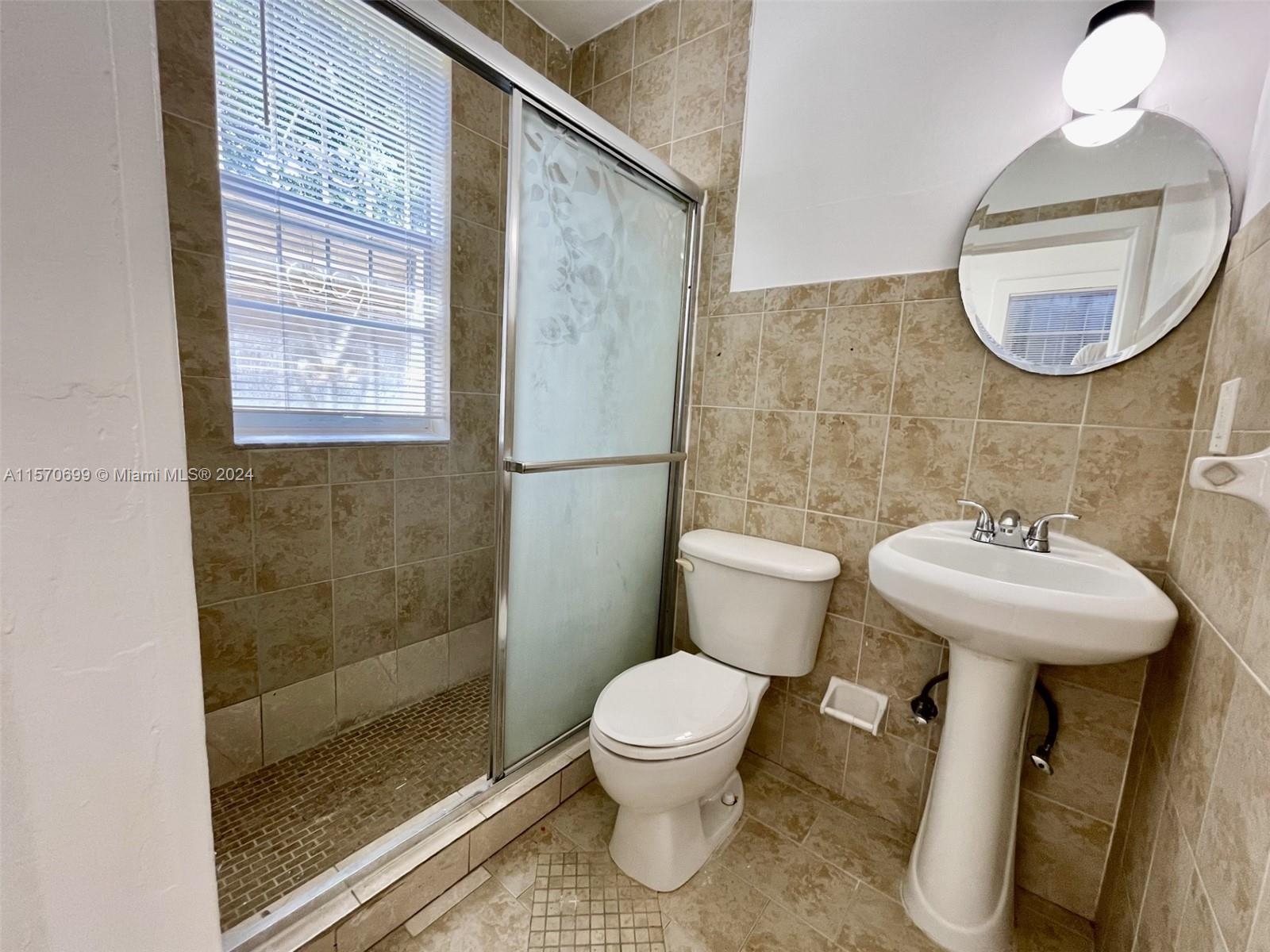 3409 S Le Jeune Rd 6, Coral Gables, Florida 33134, 1 Bedroom Bedrooms, ,1 BathroomBathrooms,Residentiallease,For Rent,3409 S Le Jeune Rd 6,A11570699