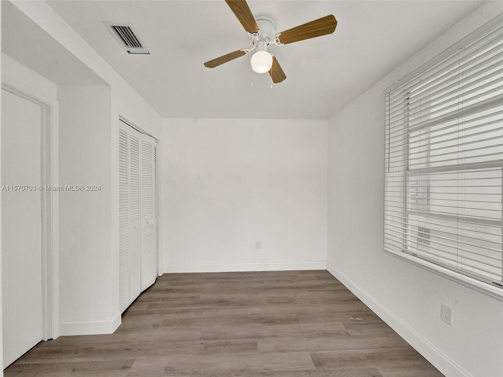 1460 Ocean Dr 402, Miami Beach, Florida 33139, 2 Bedrooms Bedrooms, ,2 BathroomsBathrooms,Residentiallease,For Rent,1460 Ocean Dr 402,A11570703
