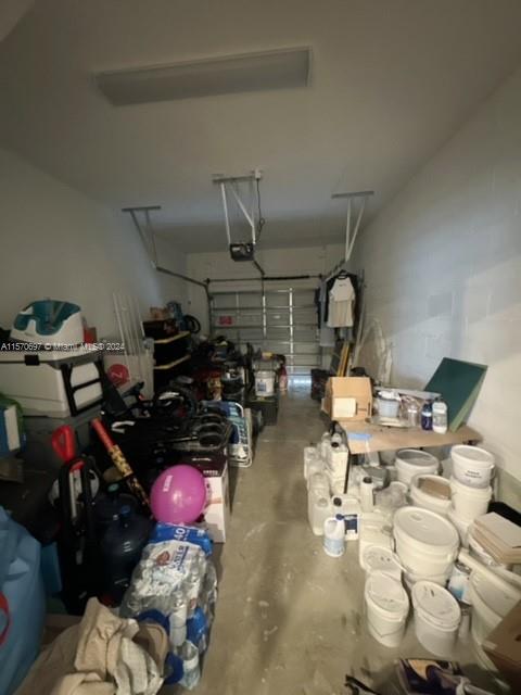 804 SE 18th St, Homestead, Florida 33034, 4 Bedrooms Bedrooms, ,3 BathroomsBathrooms,Residentiallease,For Rent,804 SE 18th St,A11570697