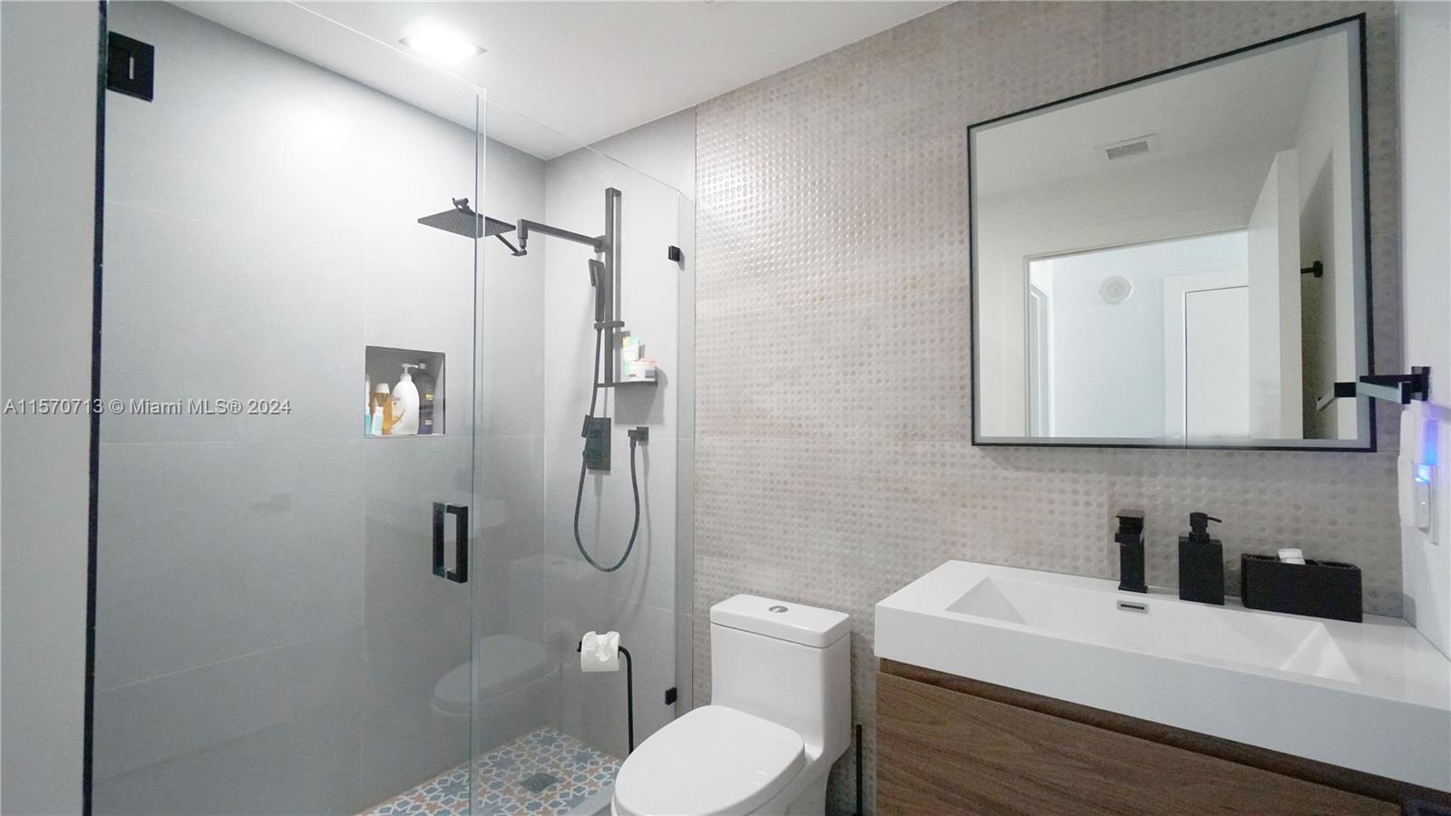 7918 Harbor Island Dr 112, North Bay Village, Florida 33141, 3 Bedrooms Bedrooms, ,2 BathroomsBathrooms,Residentiallease,For Rent,7918 Harbor Island Dr 112,A11570713