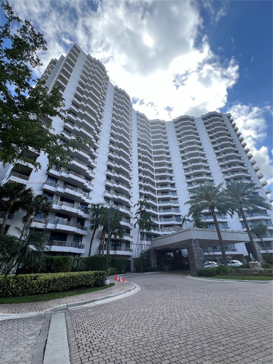 3300 NE 191st St 1805, Aventura, Florida 33180, 2 Bedrooms Bedrooms, ,2 BathroomsBathrooms,Residentiallease,For Rent,3300 NE 191st St 1805,A11570726