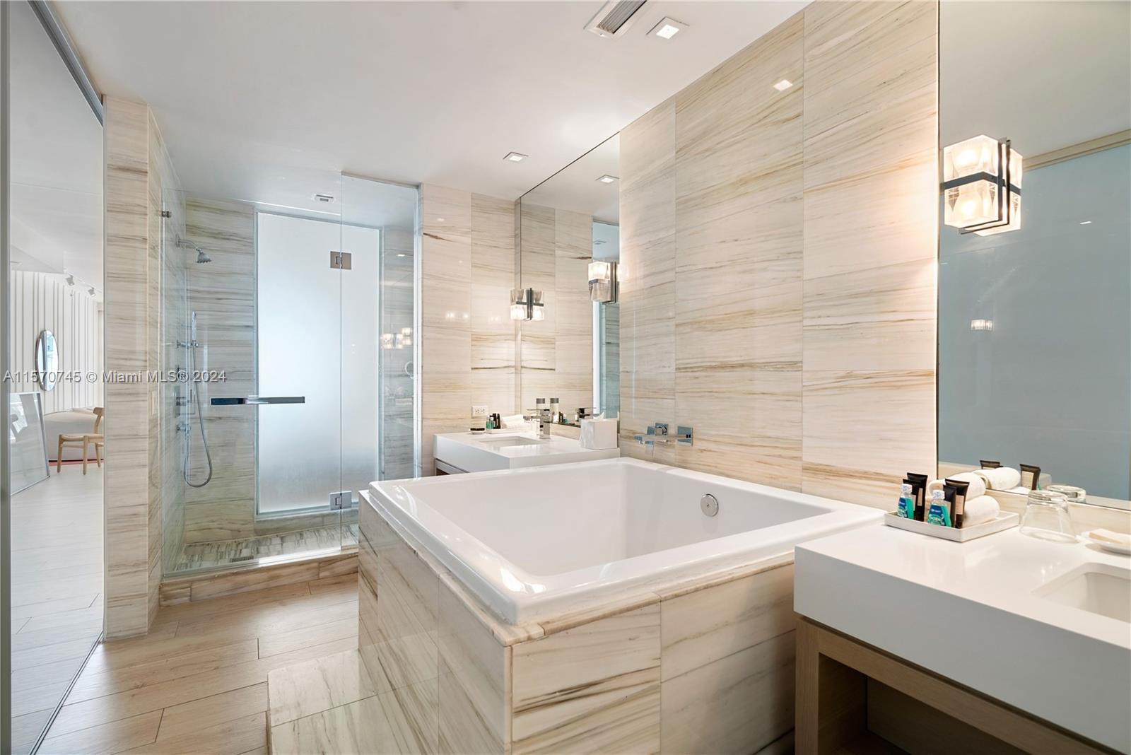 2201 Collins Ave 532, Miami Beach, Florida 33139, ,1 BathroomBathrooms,Residentiallease,For Rent,2201 Collins Ave 532,A11570745