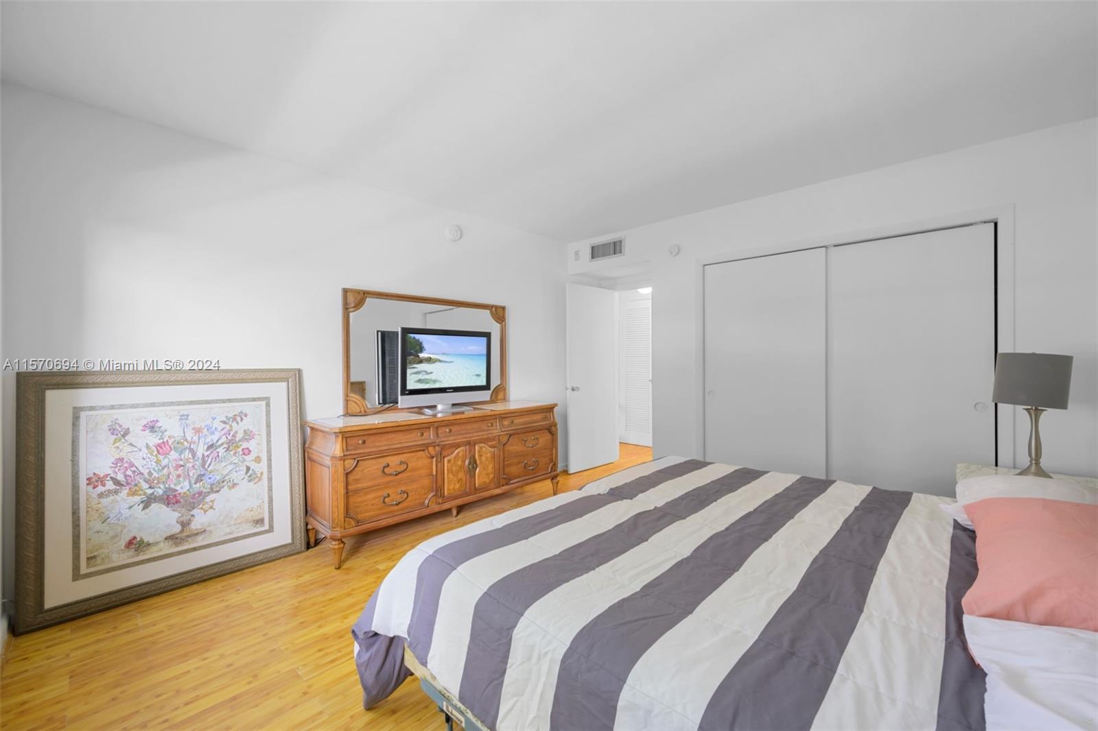 450 Paradise Isle Blvd 203, Hallandale Beach, Florida 33009, 1 Bedroom Bedrooms, ,1 BathroomBathrooms,Residentiallease,For Rent,450 Paradise Isle Blvd 203,A11570694
