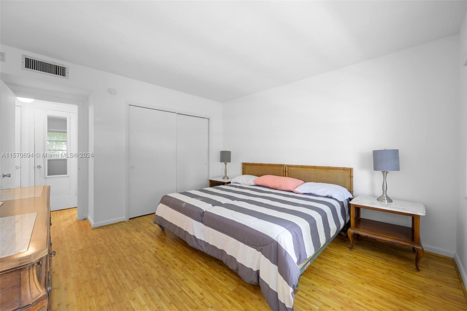 450 Paradise Isle Blvd 203, Hallandale Beach, Florida 33009, 1 Bedroom Bedrooms, ,1 BathroomBathrooms,Residentiallease,For Rent,450 Paradise Isle Blvd 203,A11570694