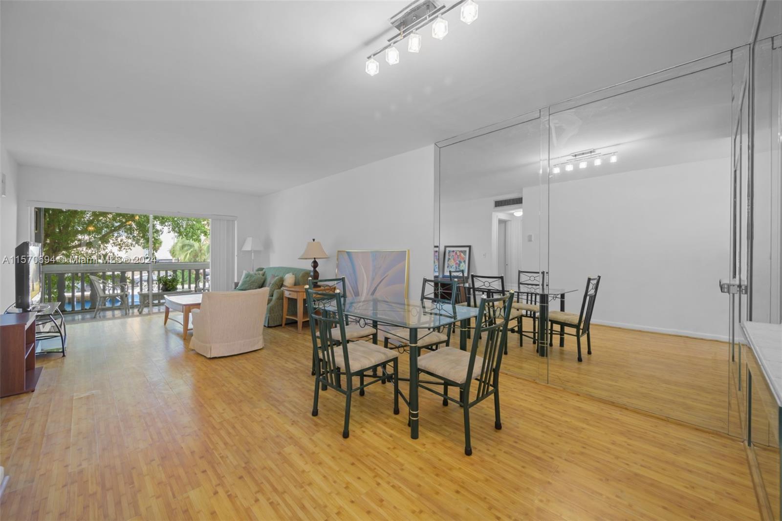 450 Paradise Isle Blvd 203, Hallandale Beach, Florida 33009, 1 Bedroom Bedrooms, ,1 BathroomBathrooms,Residentiallease,For Rent,450 Paradise Isle Blvd 203,A11570694