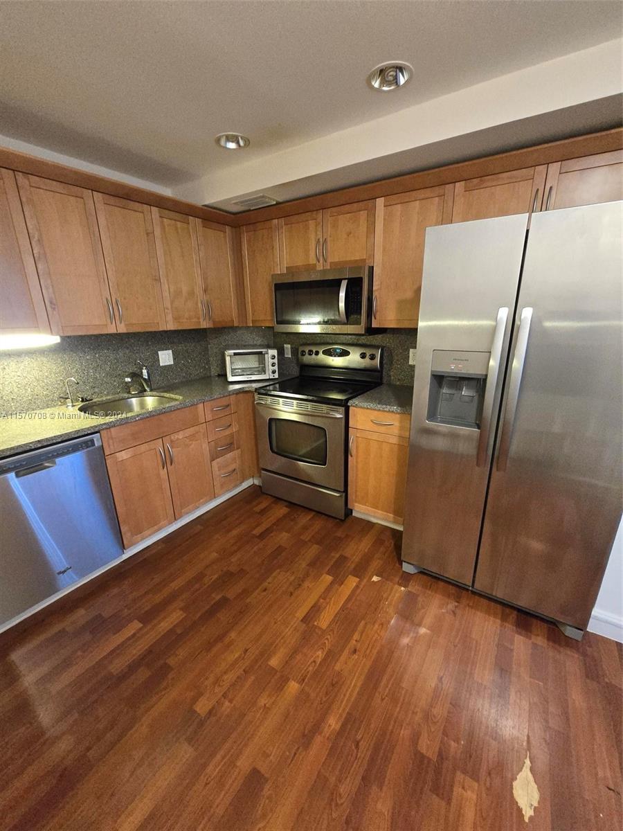 1980 S Ocean Dr 8Q, Hallandale Beach, Florida 33009, 3 Bedrooms Bedrooms, ,2 BathroomsBathrooms,Residentiallease,For Rent,1980 S Ocean Dr 8Q,A11570708