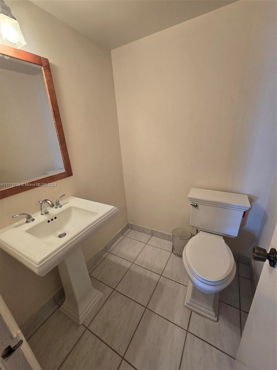1980 S Ocean Dr 8Q, Hallandale Beach, Florida 33009, 3 Bedrooms Bedrooms, ,2 BathroomsBathrooms,Residentiallease,For Rent,1980 S Ocean Dr 8Q,A11570708