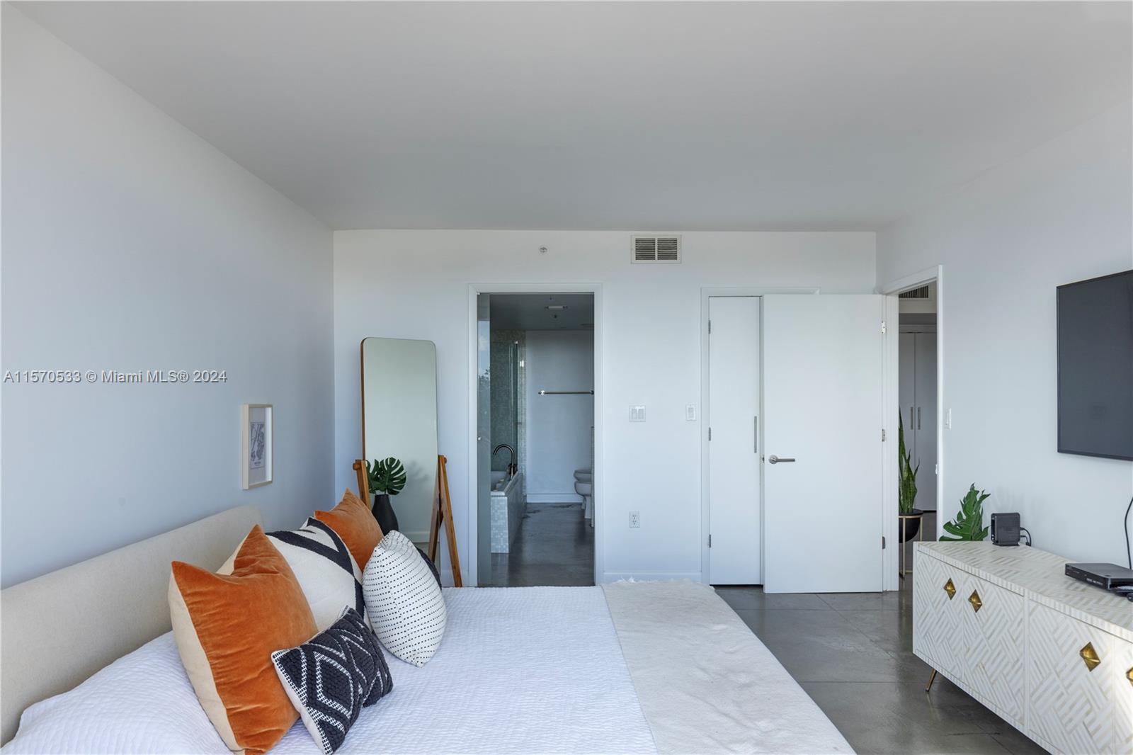 1900 Sunset Harbour Dr 703, Miami Beach, Florida 33139, 2 Bedrooms Bedrooms, ,2 BathroomsBathrooms,Residentiallease,For Rent,1900 Sunset Harbour Dr 703,A11570533
