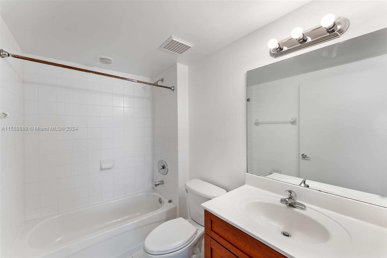 36 NW 6th Ave 502, Miami, Florida 33128, 2 Bedrooms Bedrooms, ,2 BathroomsBathrooms,Residentiallease,For Rent,36 NW 6th Ave 502,A11569889