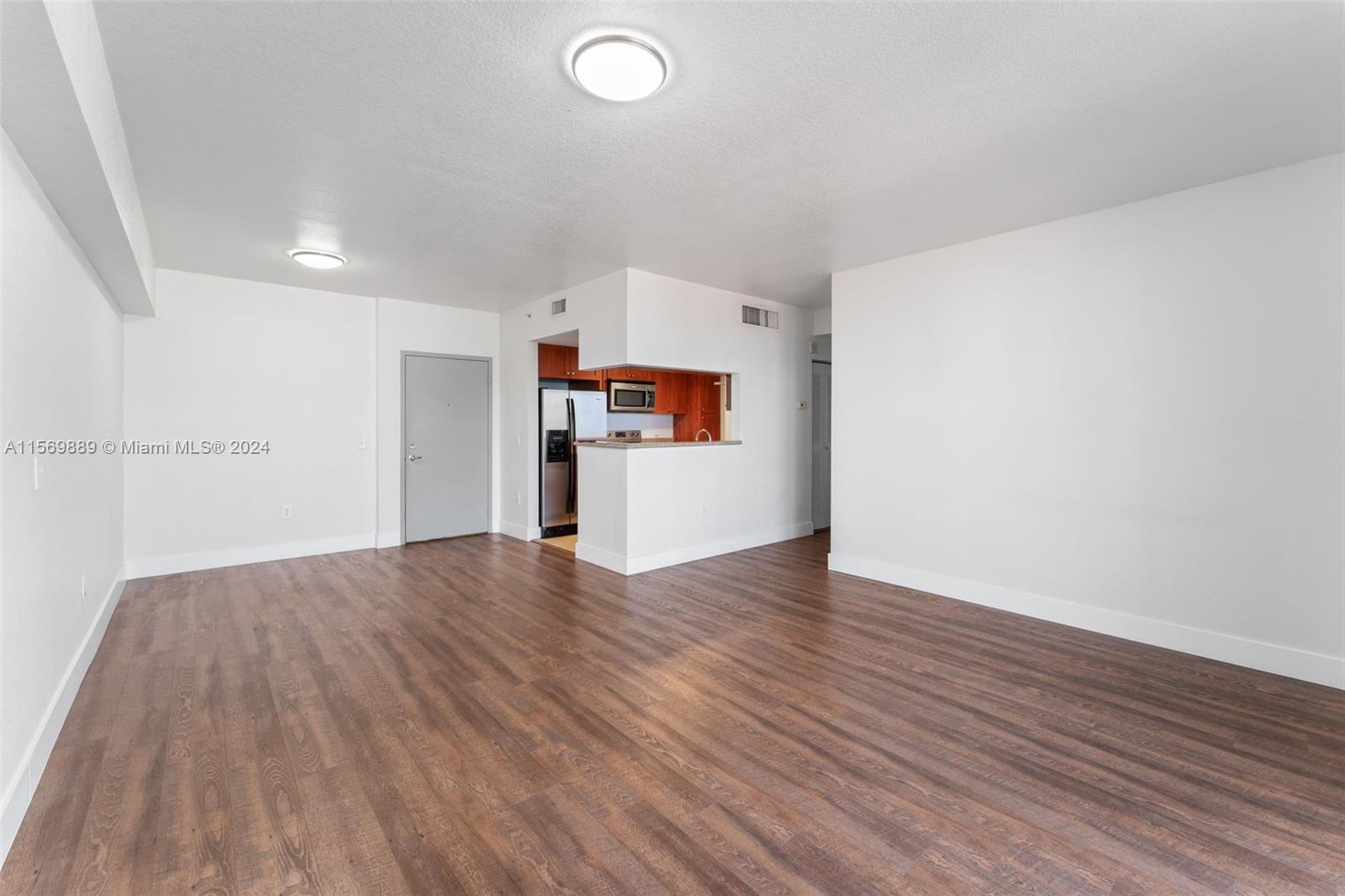 36 NW 6th Ave 502, Miami, Florida 33128, 2 Bedrooms Bedrooms, ,2 BathroomsBathrooms,Residentiallease,For Rent,36 NW 6th Ave 502,A11569889