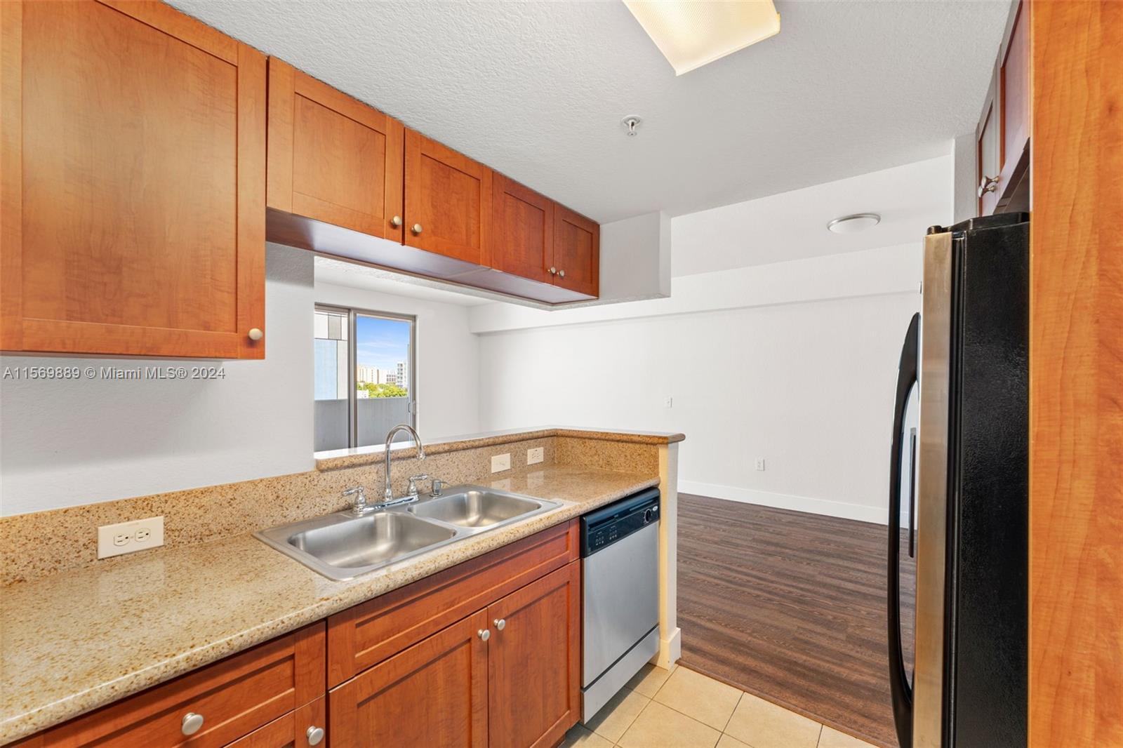 36 NW 6th Ave 502, Miami, Florida 33128, 2 Bedrooms Bedrooms, ,2 BathroomsBathrooms,Residentiallease,For Rent,36 NW 6th Ave 502,A11569889