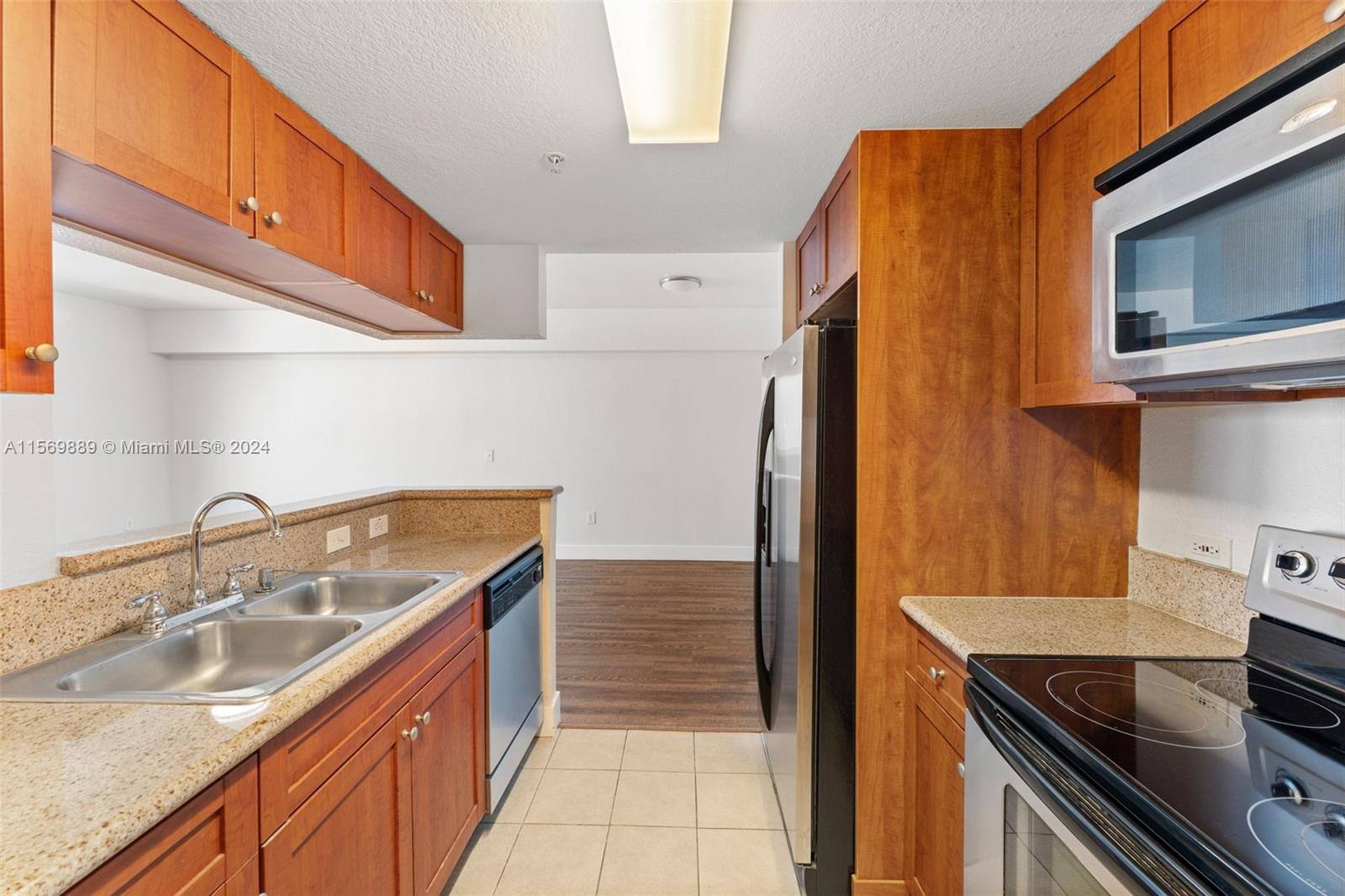 36 NW 6th Ave 502, Miami, Florida 33128, 2 Bedrooms Bedrooms, ,2 BathroomsBathrooms,Residentiallease,For Rent,36 NW 6th Ave 502,A11569889