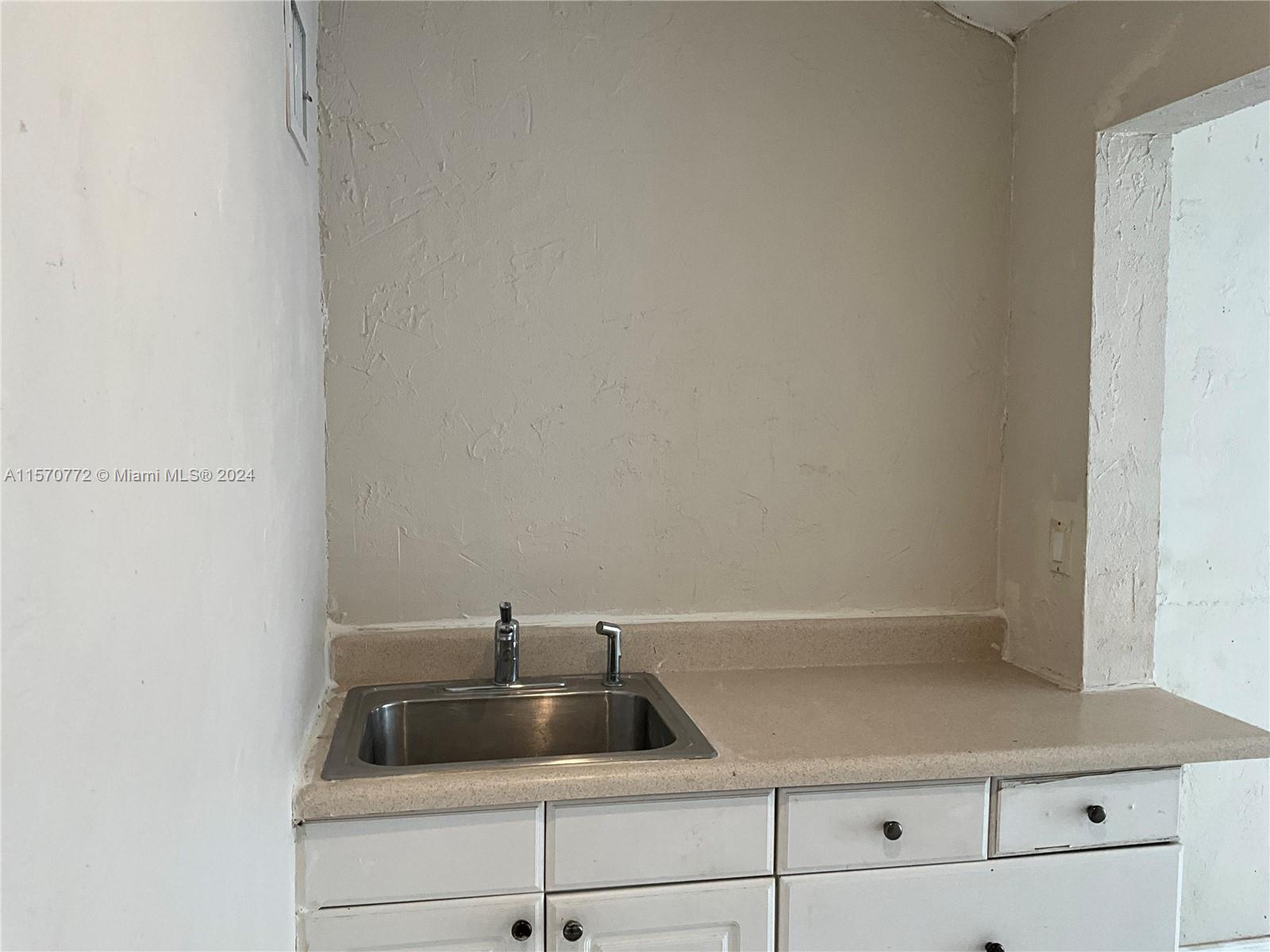 418 NW 48th St 1, Miami, Florida 33127, 5 Bedrooms Bedrooms, ,2 BathroomsBathrooms,Residentiallease,For Rent,418 NW 48th St 1,A11570772