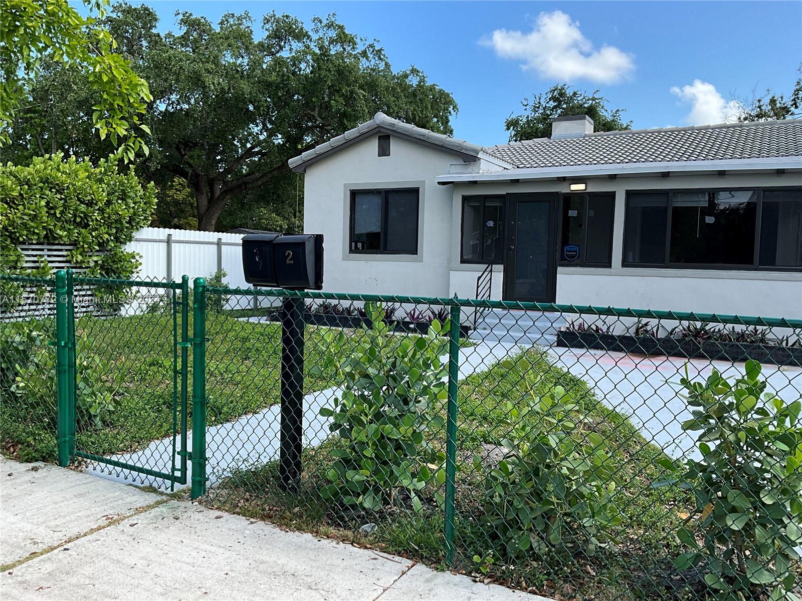 418 NW 48th St 1, Miami, Florida 33127, 5 Bedrooms Bedrooms, ,2 BathroomsBathrooms,Residentiallease,For Rent,418 NW 48th St 1,A11570772