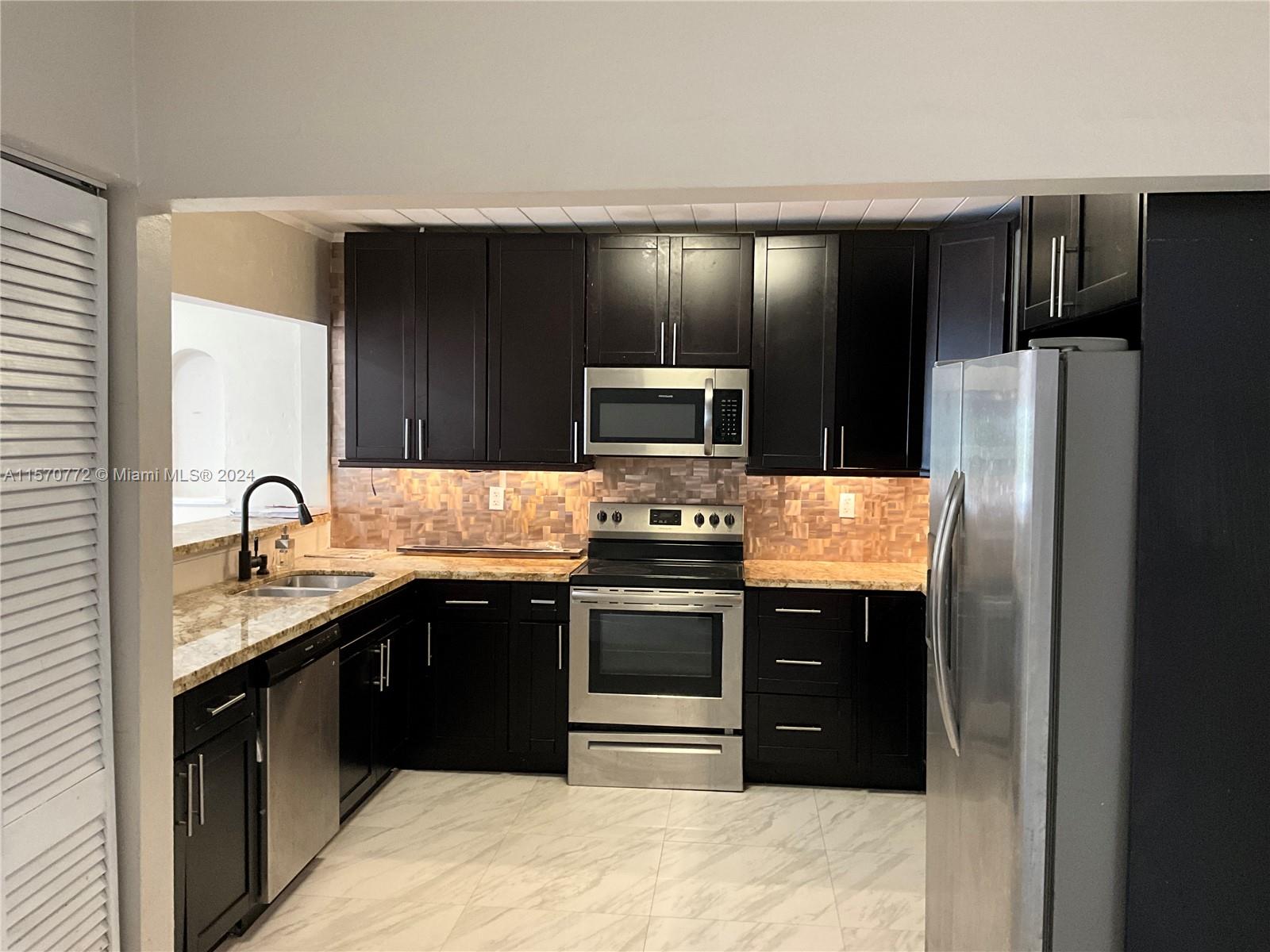 418 NW 48th St 1, Miami, Florida 33127, 5 Bedrooms Bedrooms, ,2 BathroomsBathrooms,Residentiallease,For Rent,418 NW 48th St 1,A11570772