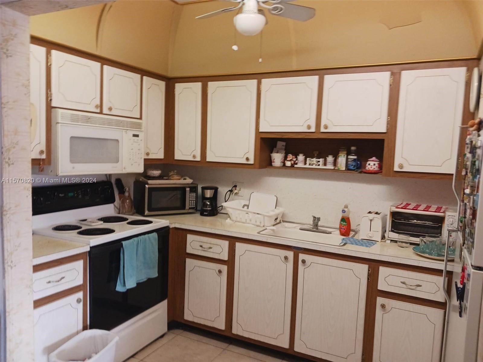 721 Atlantic Shores Blvd 311, Hallandale Beach, Florida 33009, 2 Bedrooms Bedrooms, ,2 BathroomsBathrooms,Residential,For Sale,721 Atlantic Shores Blvd 311,A11570820