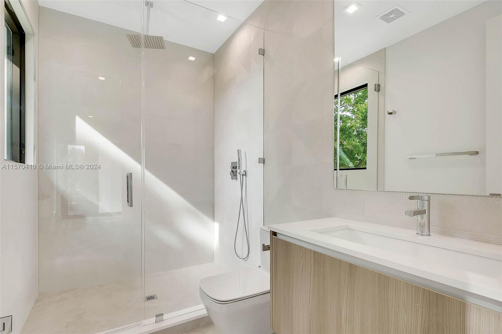 1777 SW 22nd Ter, Miami, Florida 33145, 4 Bedrooms Bedrooms, ,5 BathroomsBathrooms,Residential,For Sale,1777 SW 22nd Ter,A11570419