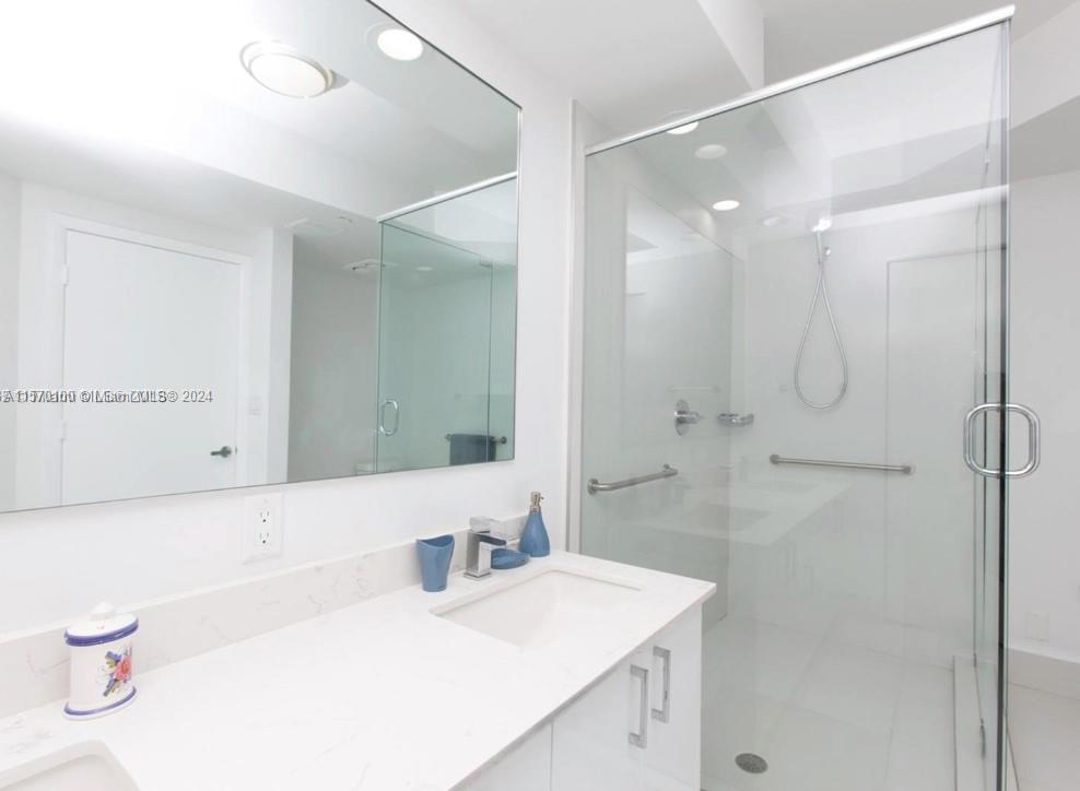 20281 E Country Club Dr 2310, Aventura, Florida 33180, 2 Bedrooms Bedrooms, ,2 BathroomsBathrooms,Residentiallease,For Rent,20281 E Country Club Dr 2310,A11570100